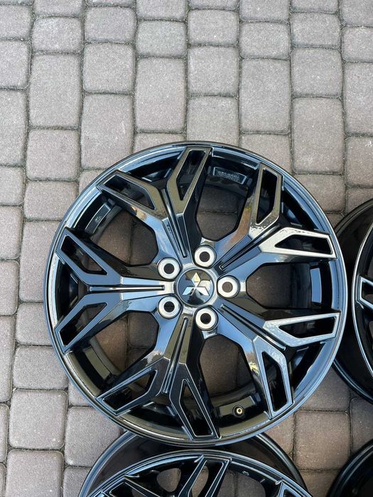 Oryginał alufelgi Mitsubishi 5x114,3 18 CZUJNIK Outlander ASX CZARNE