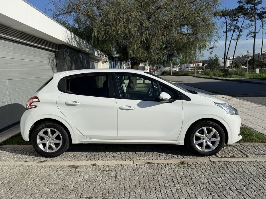 PEUGEOT 208 1.2 Allure - C/NOVO