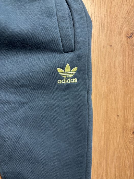 dres Adidas r.80-86