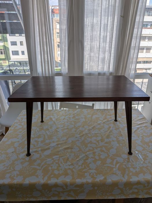 Mesa de apoio em madeira maciça  - estilo retro