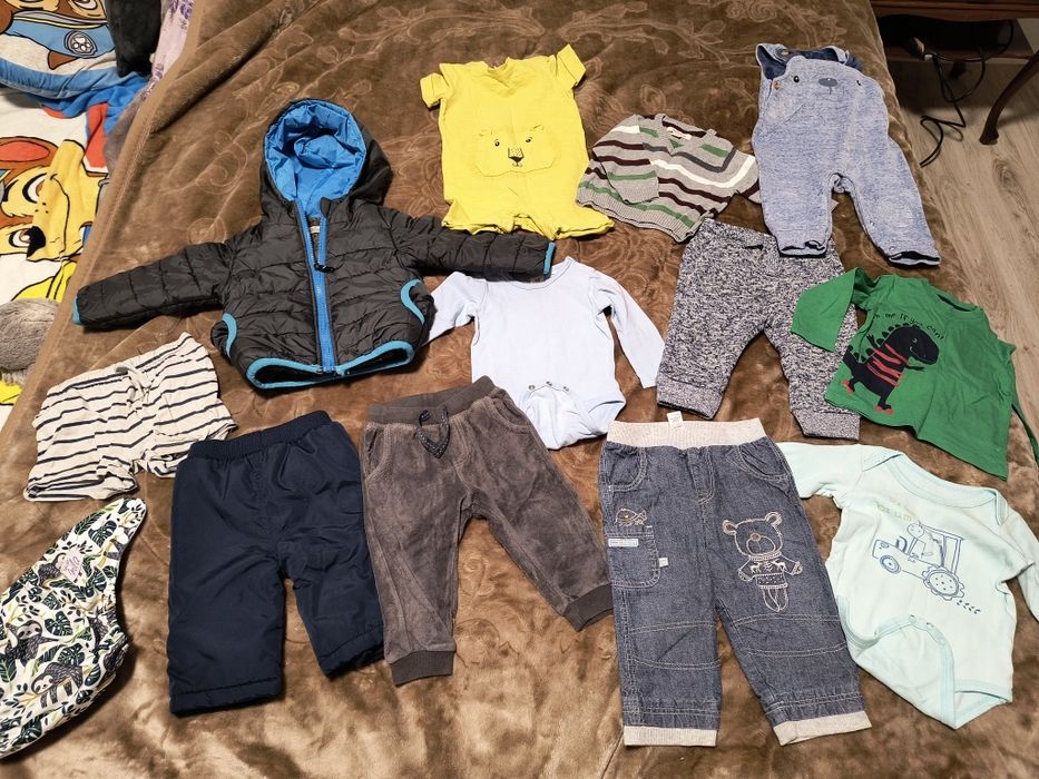 Mega paka zestaw ubrań chłopięcych spodnie bluzki body kurtka rampersy