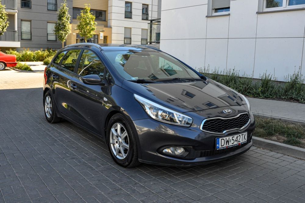 Kia Ceed Salon PL