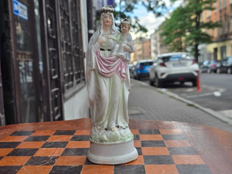 Stara porcelanowa figurka Maryja z Dzieciątkiem