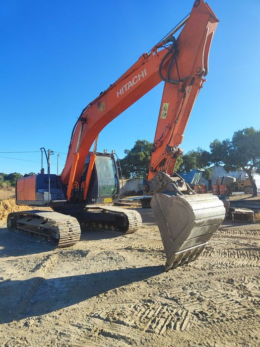 Escavadoura Hitachi 210LC
