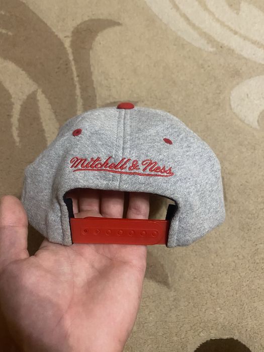Оригінальна кепка Mitchell & Ness Chicago Bulls.