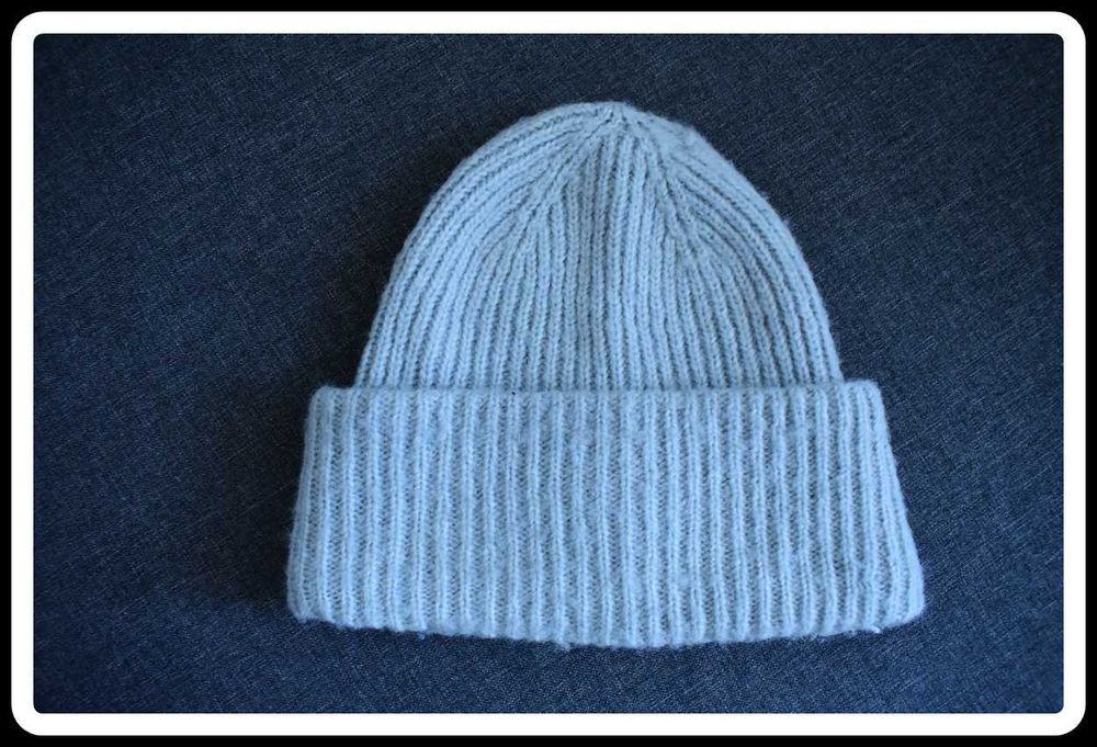 Zestaw ciepłych czapek damskich różne wzory i kolory 4F i inne