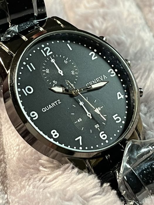 Годинники Quartz Ceneva