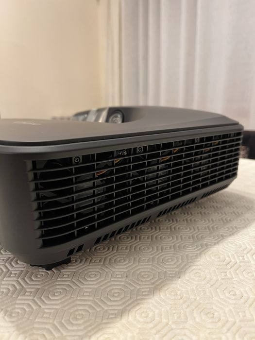 Projetor a laser Optoma ZH420UST