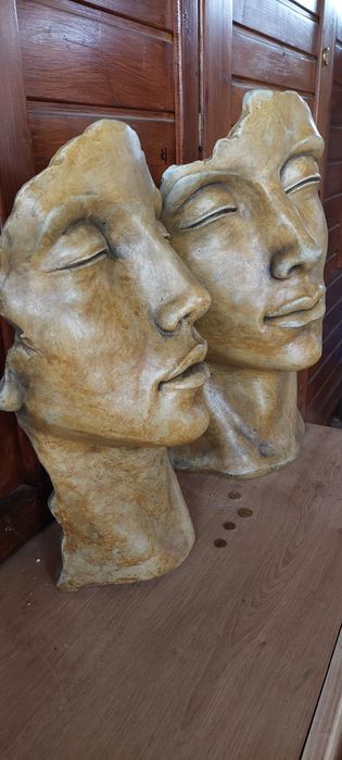 Rzeźby Ogrodowe głowy z betonu