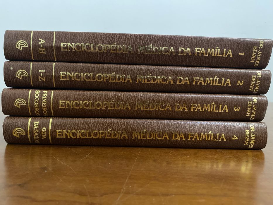 Coleção de Livros Enciclopedia Médica da Família de Dr. James Bevan