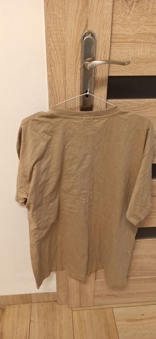 Beżowa koszulka w rozmiarze XL