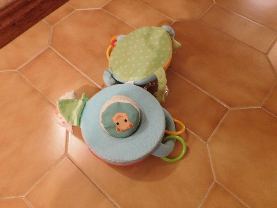 Sofia a Girafa Brinquedos - Bola o Mundo das Surpresas e Twistin'ball