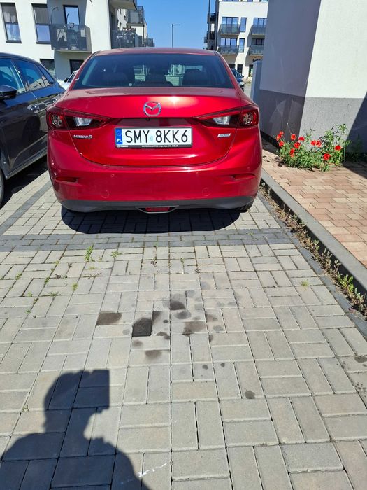 Samochód Mazda 3 benzyna  2.0 sedan