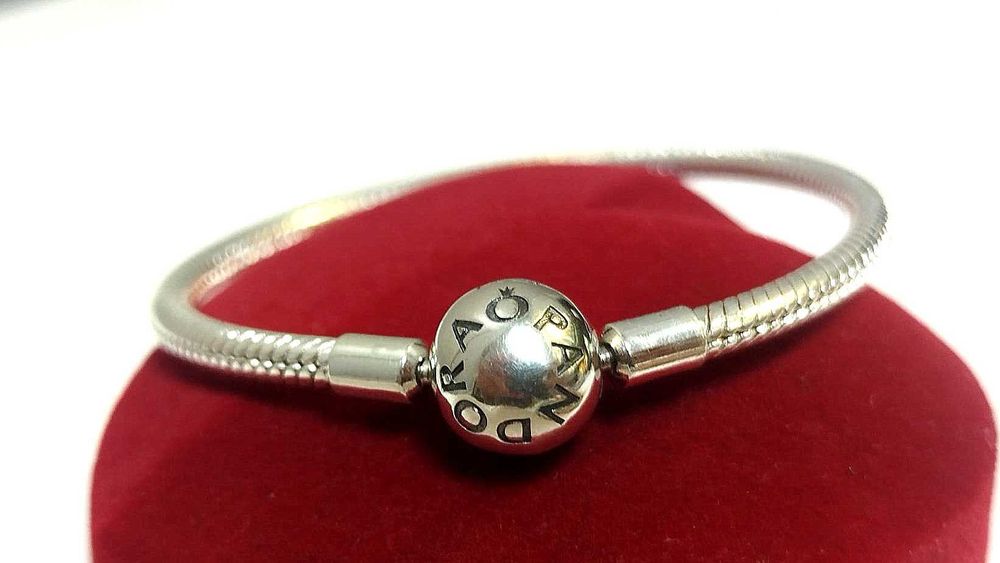 Pandora Bransoletka o splocie wężykowym Próba 925 Waga 13,31g Długość 17 cm