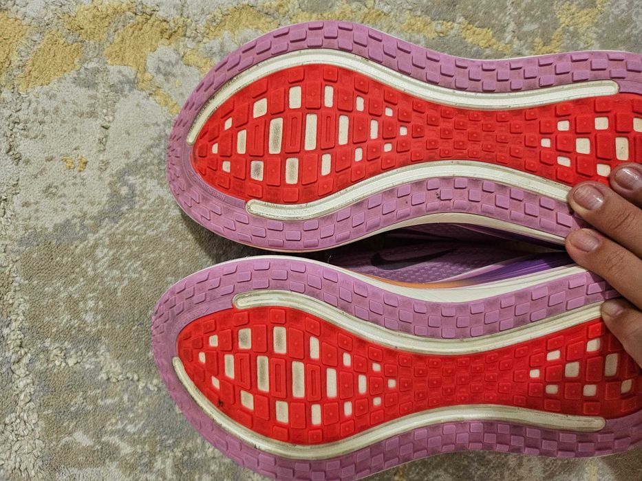 Nike Vomero Plus