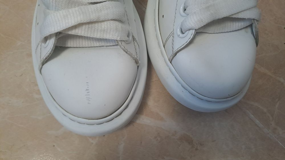 Кросівки Оригінальні Alexander McQueen Oversized Sneakers.
