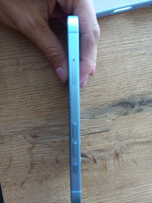 Iphone 17 256gb jak nowy, prawie 2 lata gwarancji