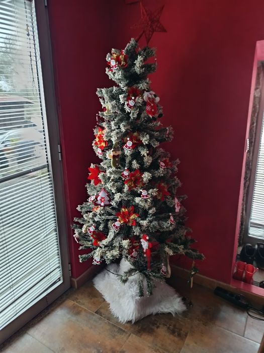 Árvore de natal com neve