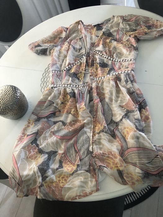 Sukienka przewiewna na guziki M