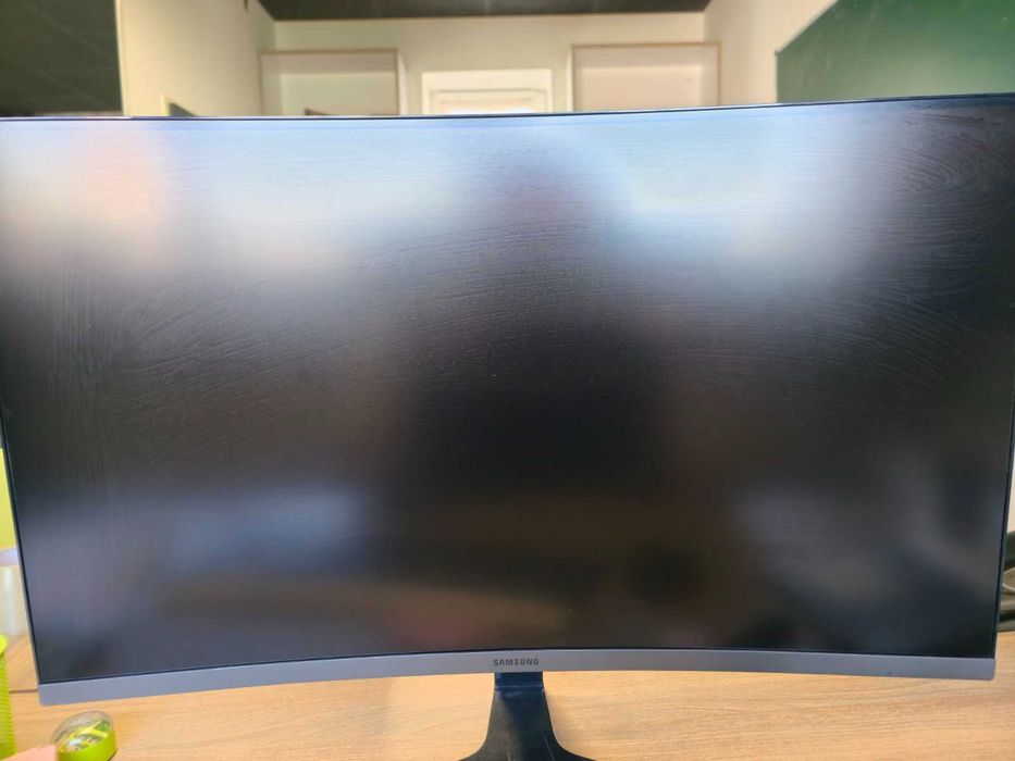 Вигнутий монітор 27" Samsung C27R500FHI Full HD