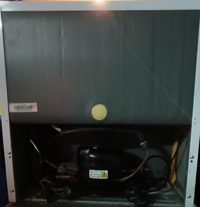 Frigorífico mini bar, basicamente novo