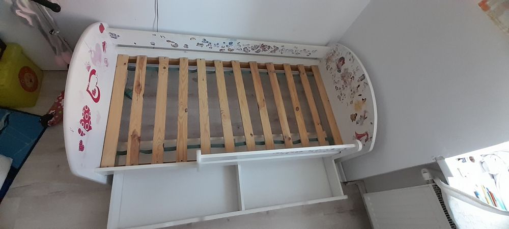 Łóżko dziecięce z szufladą