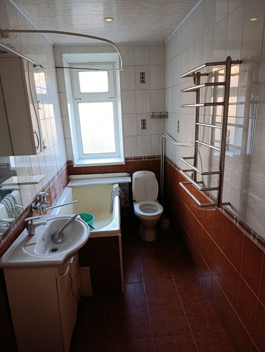 Продам 4х кімнатну 2рівневу квартиру в двоквартирному будинку