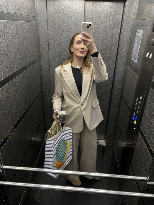 Брючні костюми бренду Merge