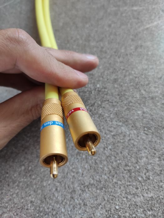 Кабель межблочный Van Den hul First Ultimate MK2 RCA
