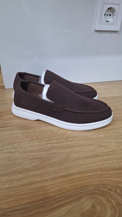 Продам лофери, туфлі