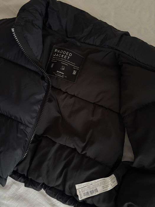 чорна безрукавка коротка