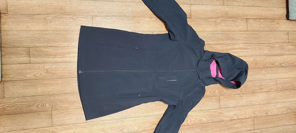 Продам осеннюю куртку Freever