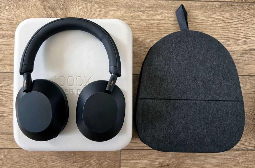 Słuchawki Sony WH-1000XM5 I Twarde etui I prawie nowe I