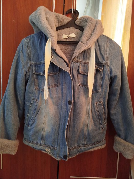 Джинсова куртка тепла