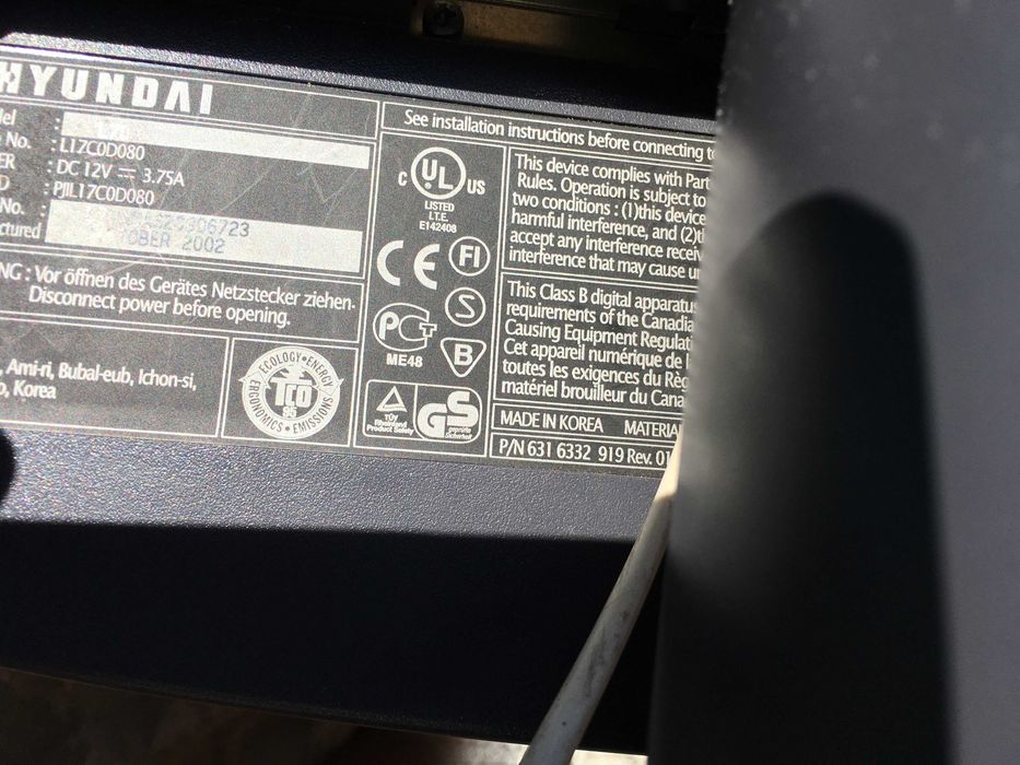 17" монітор HYNDAI L70A. Живлення на 12В.