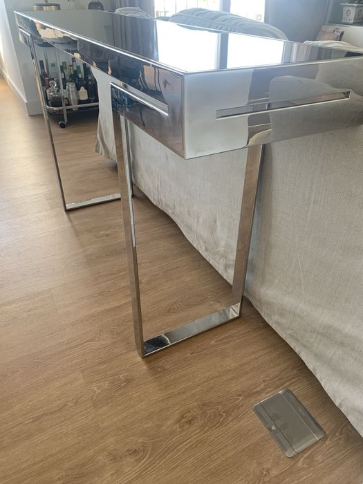 Consola moderna