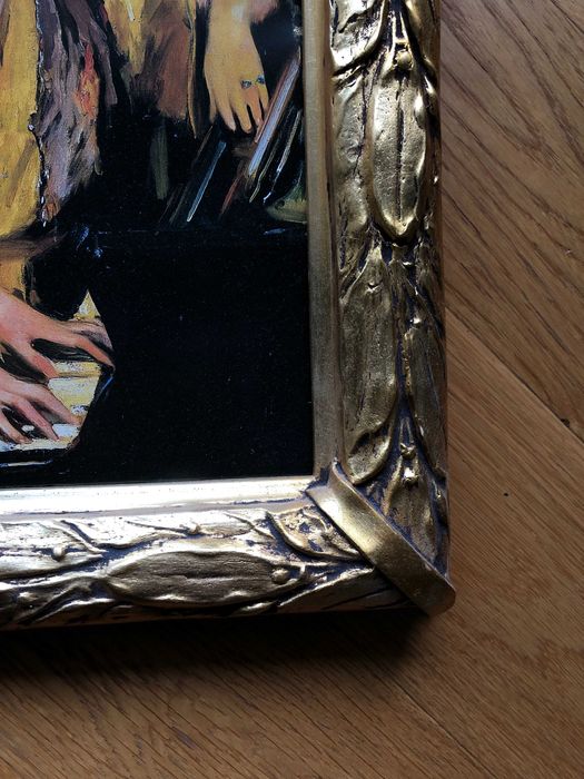 Drewniana rama w kolorze złotym 54cmx38cm rozmiar 26cmx43,5cm światło