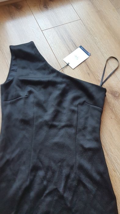 Tiger of Sweden Sevil sukienka wieczorowa na jedno ramię czarna 36 S