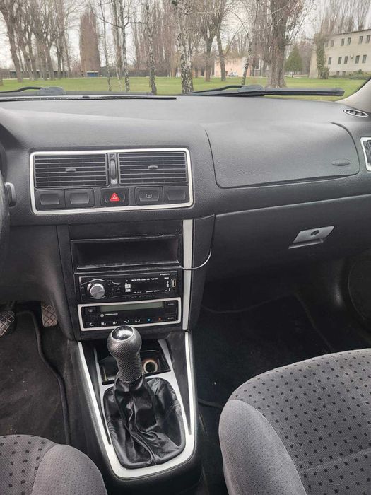 Volkswagen Golf (Газ- Бензин )