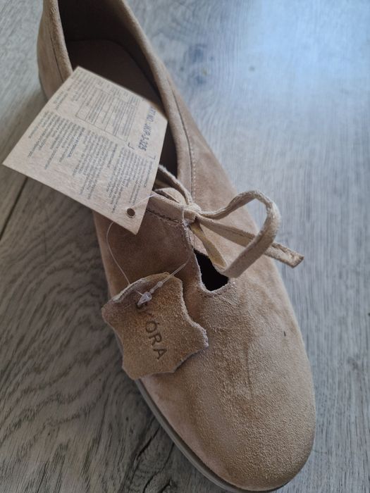 Nowe skorzane baleriny 41