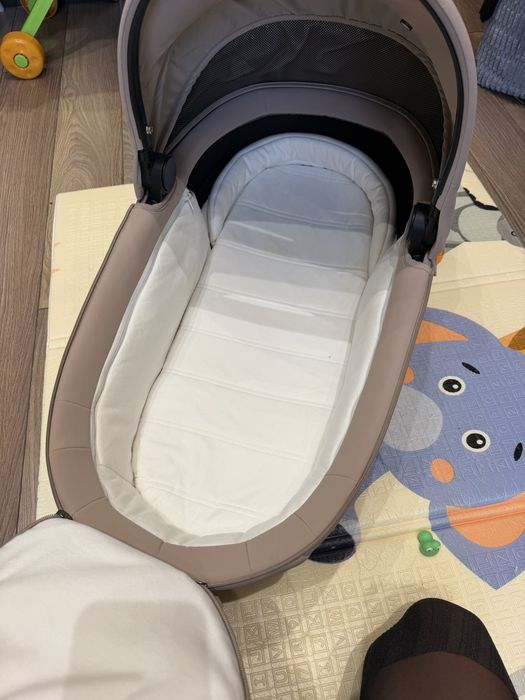 люлюка бежева mios не була на вулиці cybex mios , Після  хімчистки, додається дощивик!