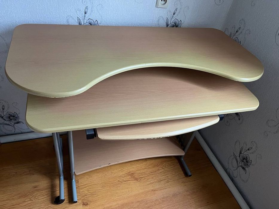 продам письмовий компʼютерний стіл