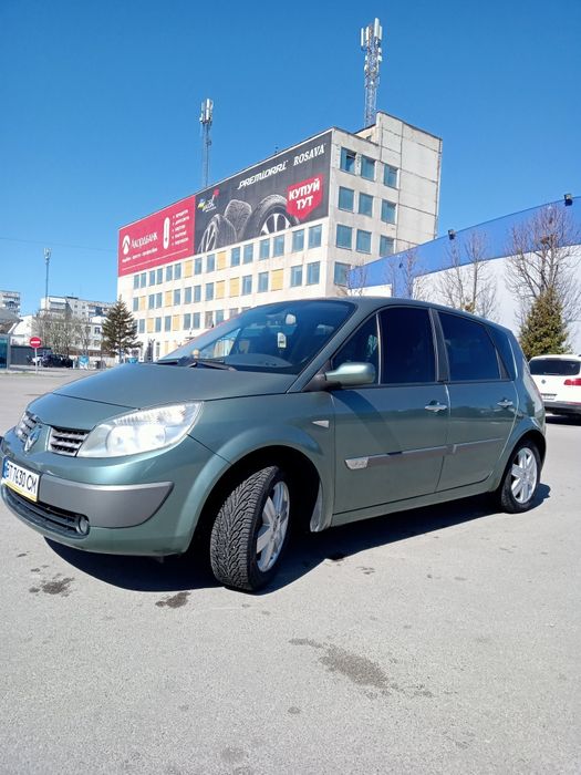 Рено Меган Сценік.