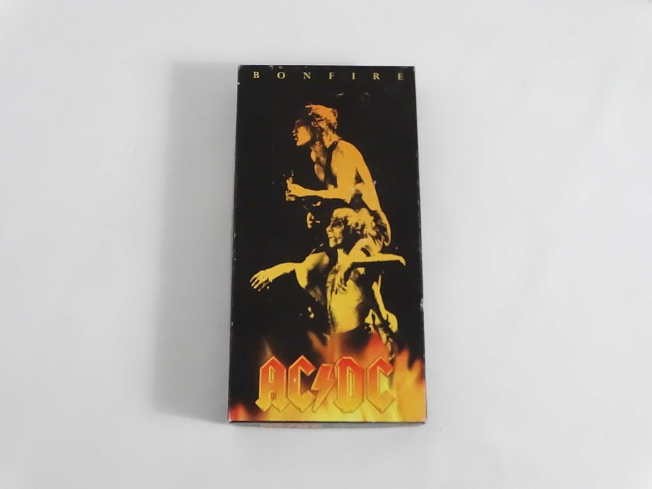 AC/DC – BONFIRE Box Set | 4CD + Kostka + Plakat | UNIKAT