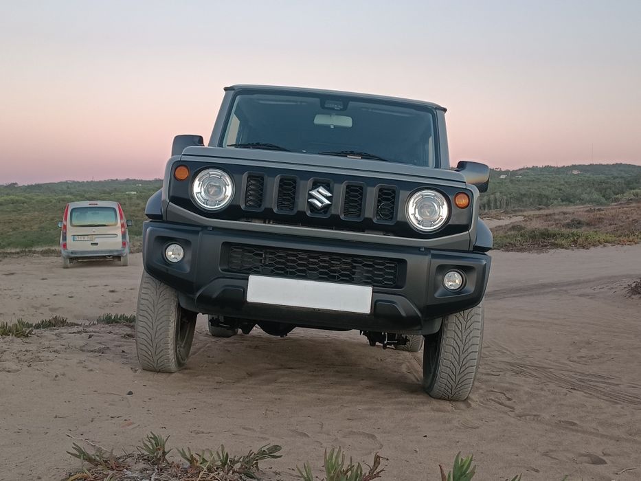 Suzuki Jimny 4 Lugares Full Extras com Histórico de Revisões