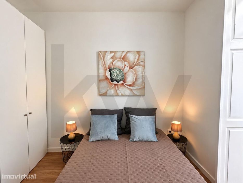 Apartamento T2 Renovado com Terraço de 20 m2 | Penha de França | Lisbo