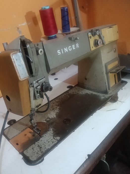 Máquina de Costura Singer