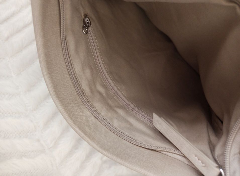 Torebka Gina mała sportowa beż listonoszka na ramię klasyczna skóra