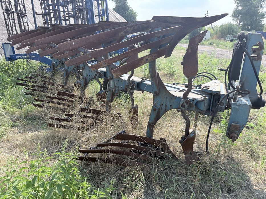 Плуг Rabe Werk Albatros , має 5 корпусів  захват 50 см