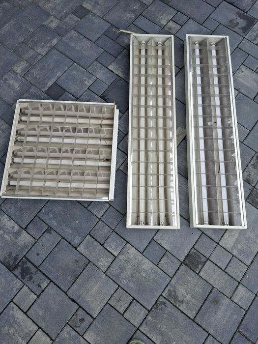 Lampy oświetleniowe garażowe